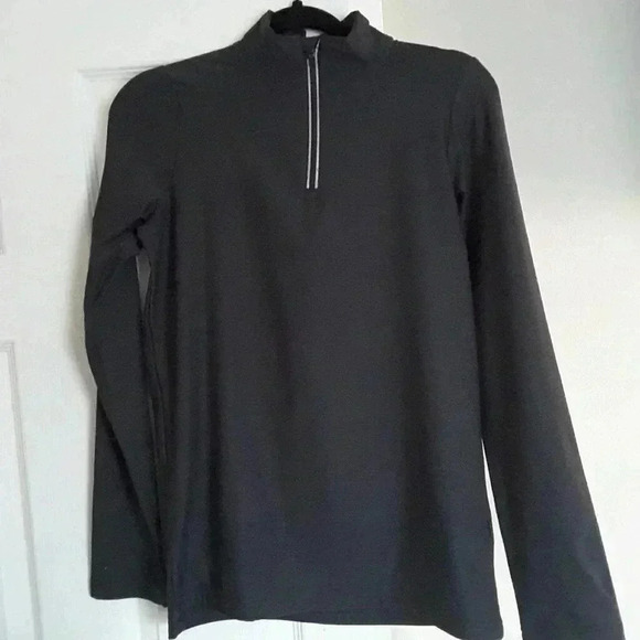 UMBRO XL long sleeve Boys new with tags size 16-18 - Picture 1 of 4